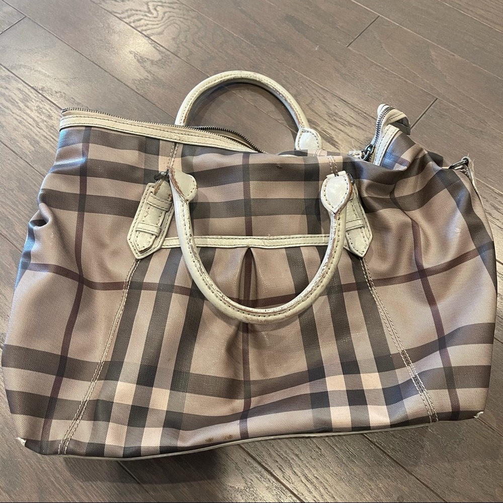 Authentic Burberry Nova Check Tote/diaper bag